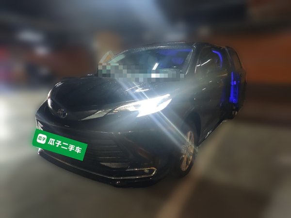 Toyota SIENNA · 2021 год