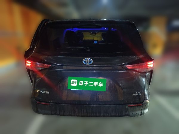 Toyota SIENNA 2021, 91700 км, за 9999999 USD