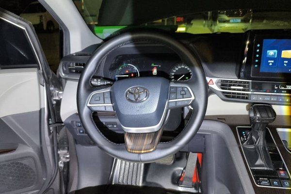 Toyota SIENNA 2021, 43500 км, за 35158 USD - фото 9