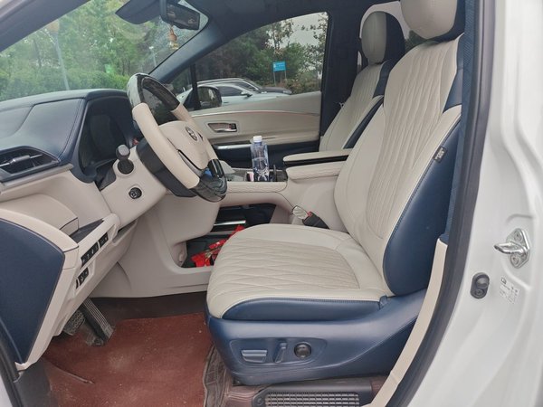Toyota SIENNA 2021, 95400 км, за 34215 USD