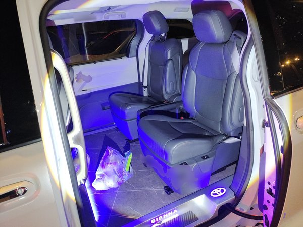 Toyota SIENNA 2023, 14900 км, за 9999999 USD - фото 18