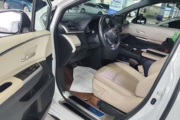 Toyota SIENNA 2023, 42600 км, за 34294 USD - фото 17