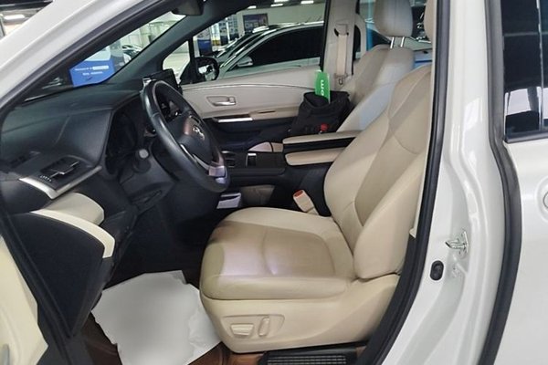 Toyota SIENNA 2023, 42600 км, за 34294 USD - фото 16