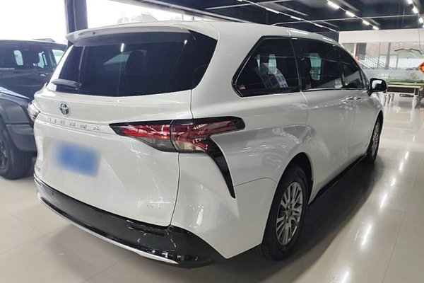Toyota SIENNA 2023, 42600 км, за 34294 USD