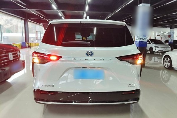 Toyota SIENNA 2023, 42600 км, за 34294 USD - фото 26