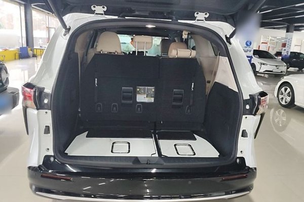 Toyota SIENNA 2023, 42600 км, за 34294 USD - фото 21