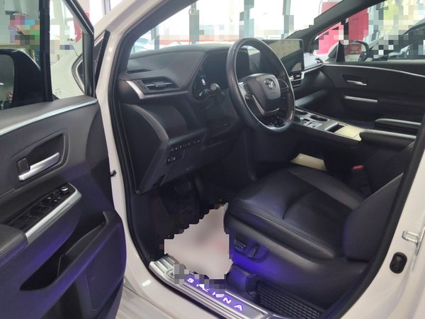 Toyota SIENNA 2023, 67700 км, за 36733 USD - фото 15