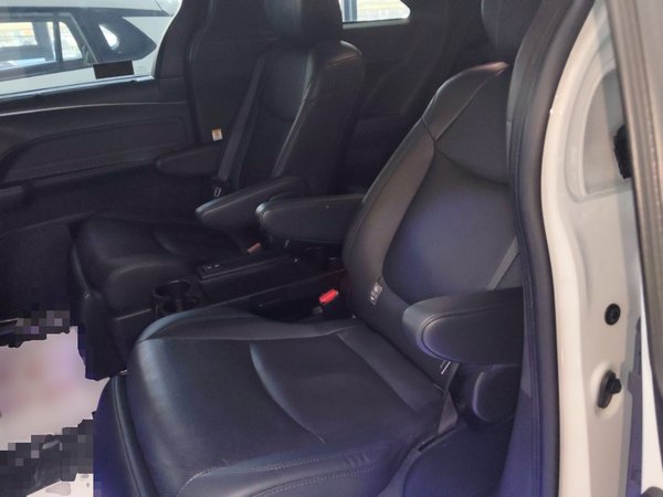 Toyota SIENNA 2023, 67700 км, за 36733 USD - фото 18