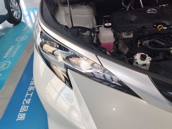 Toyota SIENNA 2023, 67700 км, за 36733 USD