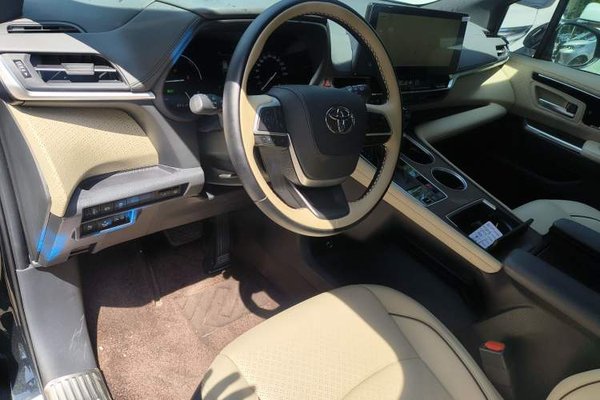Toyota SIENNA 2024, 13000 км, за 51499 USD - фото 9
