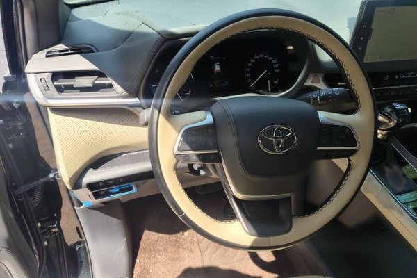 Toyota SIENNA 2024, 13000 км, за 51499 USD - фото 10
