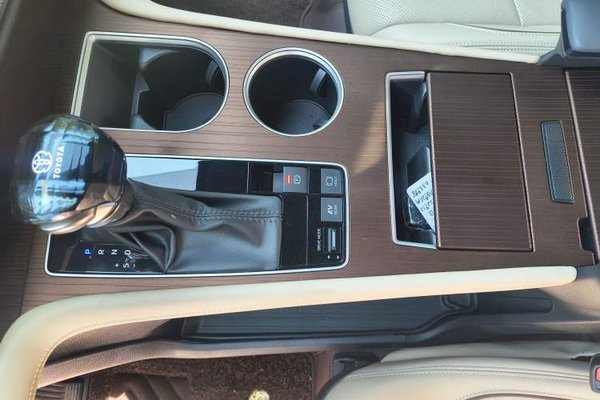 Toyota SIENNA 2024, 13000 км, за 51499 USD - фото 11