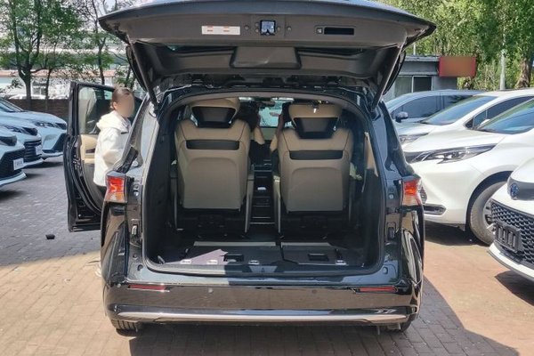 Toyota SIENNA 2024, 13000 км, за 51499 USD - фото 15
