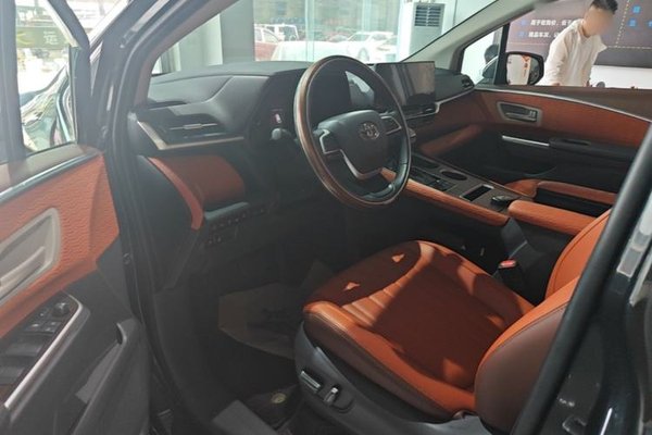 Toyota SIENNA 2024, 22200 км, за 34974 USD - фото 18