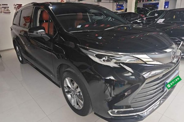 Toyota SIENNA 2024, 22200 км, за 34974 USD
