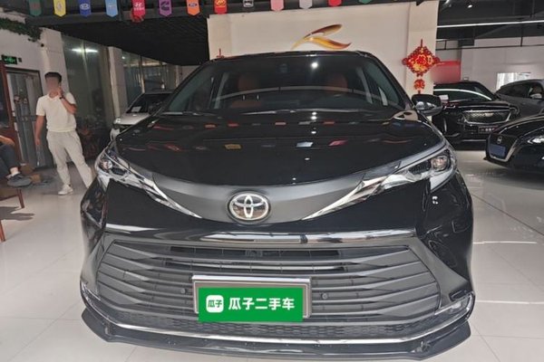 Toyota SIENNA 2024, 22200 км, за 34974 USD
