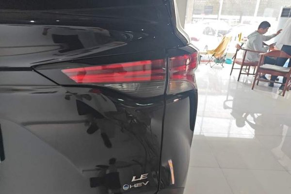 Toyota SIENNA 2024, 22200 км, за 34974 USD - фото 9
