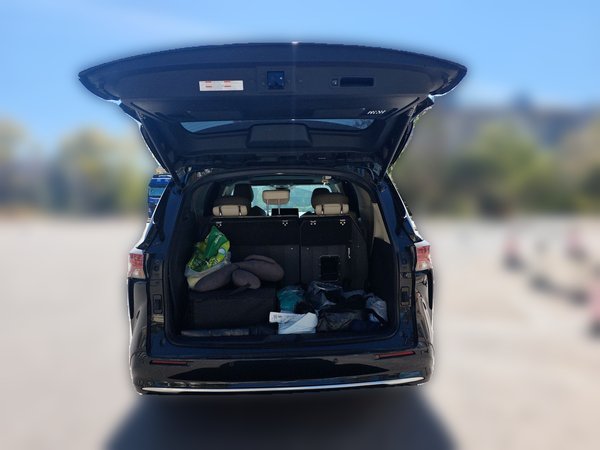 Toyota Sienna 2024, 24800 км, за 45654 USD - фото 20