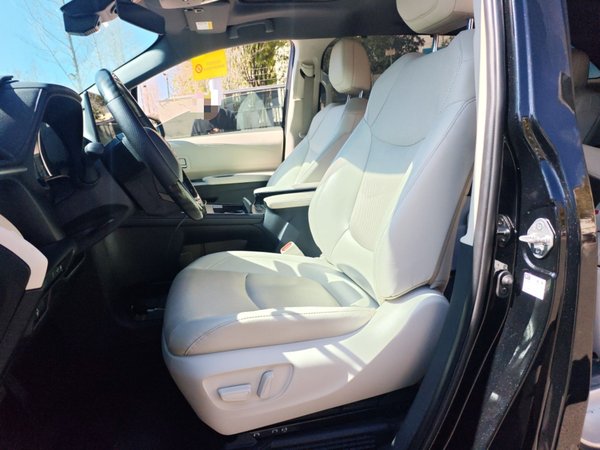 Toyota Sienna 2024, 24800 км, за 45654 USD - фото 16