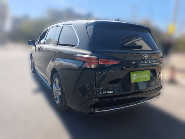 Toyota Sienna 2024, 24800 км, за 45654 USD