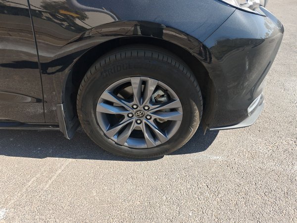 Toyota Sienna 2024, 24800 км, за 45654 USD - фото 8