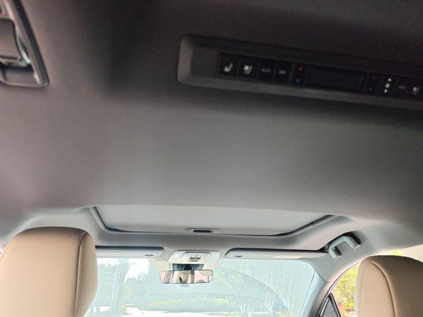 Toyota Sienna 2024, 24800 км, за 45654 USD - фото 19