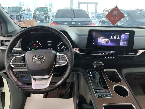 Toyota SIENNA 2024, 40300 км, за 39888 USD - фото 13