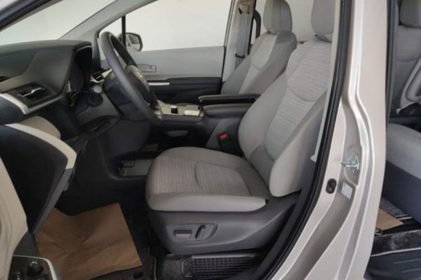 Toyota SIENNA 2026, 100 км, за 38667 USD - фото 17