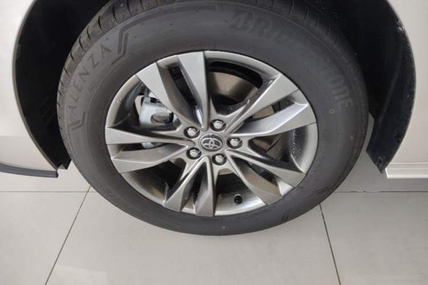 Toyota SIENNA 2026, 100 км, за 38667 USD - фото 10