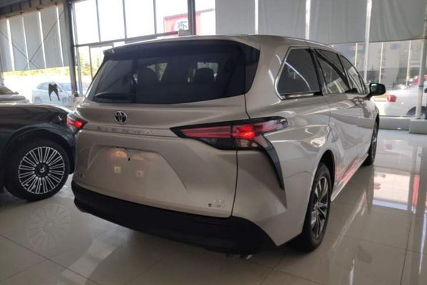 Toyota SIENNA 2026, 100 км, за 38667 USD - фото 6