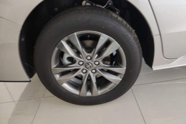 Toyota SIENNA 2026, 100 км, за 38667 USD - фото 11