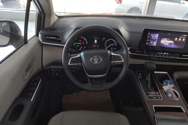 Toyota SIENNA 2026, 100 км, за 38667 USD - фото 13