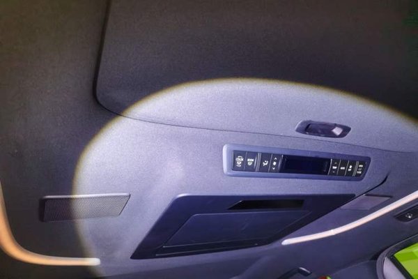 Toyota Vellfire 2020, 30300 км, за 79786 USD - фото 15