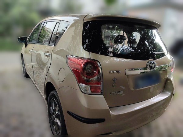Toyota Verso 2014, 64100 км, за 8106 USD