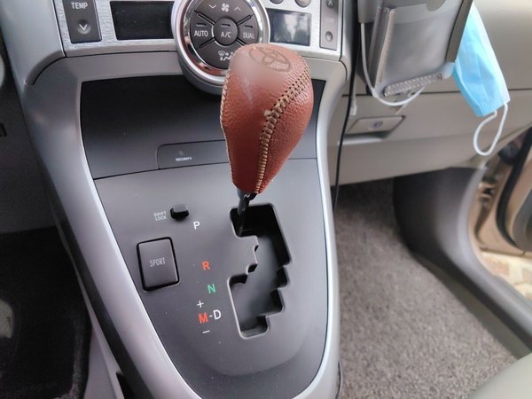 Toyota Verso 2014, 64100 км, за 8106 USD - фото 13