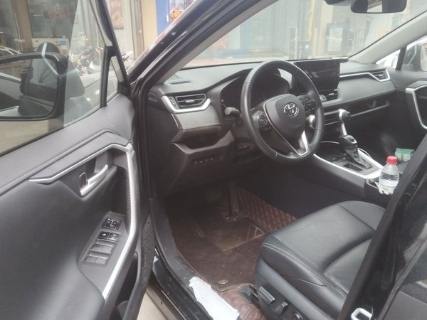 Toyota Wildlander 2023, 15000 км, за 9999999 USD - фото 20