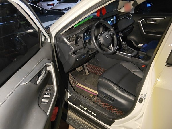 Toyota Wildlander 2023, 9400 км, за 18553 USD - фото 17