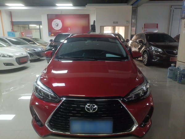 Toyota YARiS L 2022 X-Trail 1.5L CVT Leading PLUS Edition, 2022 года