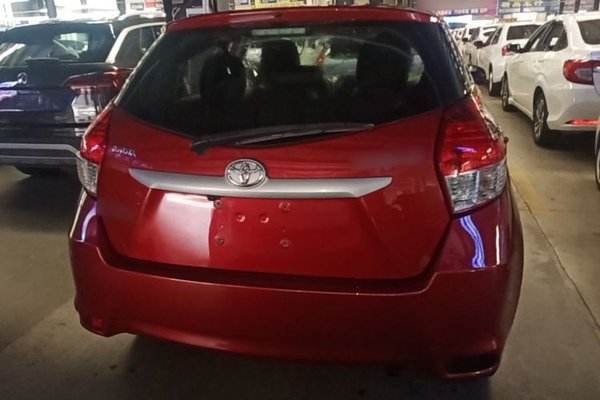 Toyota YARiS L Zhi Xuan 2015, 114400 км, за 6444 USD