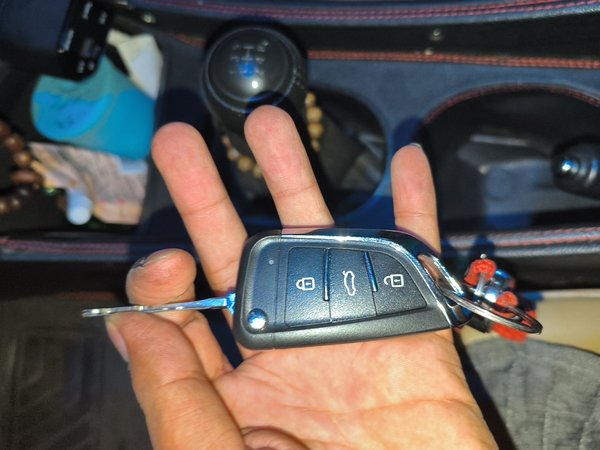 Toyota YARiS L Zhi Xuan 2016, 90800 км, за 4118 USD - фото 12