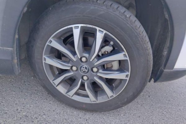Toyota YARiS L Zhi Xuan 2020, 19800 км, за 8988 USD