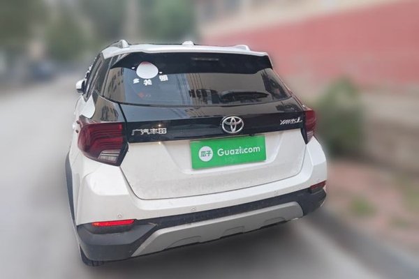 Toyota YARiS L Zhi Xuan 2022, 31900 км, за 11867 USD