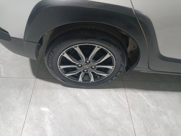 Toyota YARiS L Zhi Xuan 2022, 52400 км, за 10176 USD