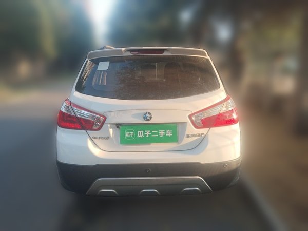 Venucia R50X 2015, 88600 км, за 3027 USD