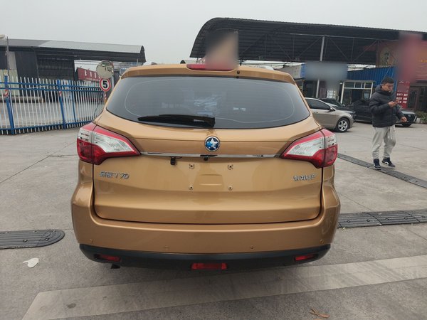 Venucia T70 2015, 140300 км, за 4438 USD