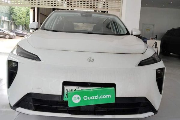 Venucia V DD-i 2025, 6400 км, за 14566 USD