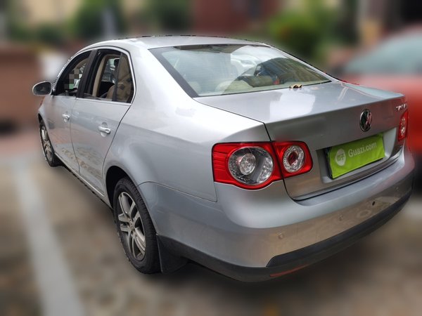 Volkswagen Sagitar 2010, 101400 км, за 3149 USD