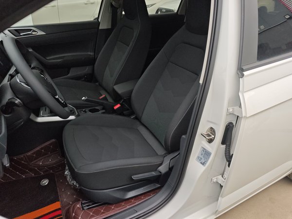 Volkswagen Polo 2019, 26700 км, за 10070 USD - фото 18