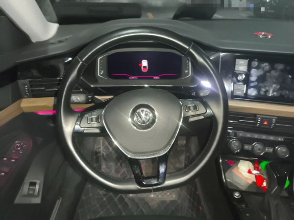 Volkswagen Passat 2019, 73400 км, за 14024 USD - фото 11