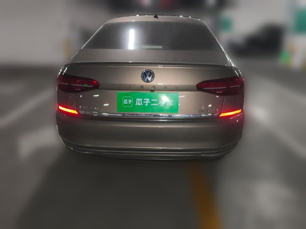 Volkswagen Passat 2019, 73400 км, за 14024 USD